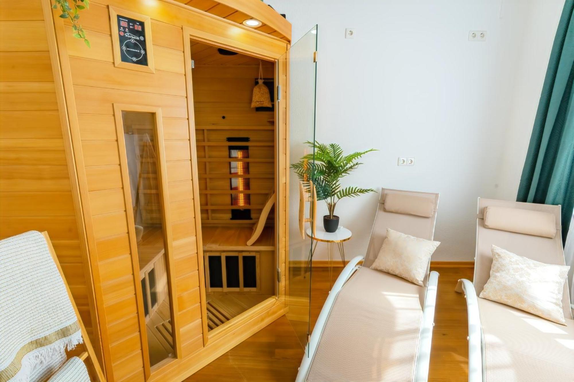 The Big Muenster Fuer Bis Zu 12, Whirlpool, Sauna, Zentral, Tischfussball, Balkon, Gasgrill อูล์ม ภายนอก รูปภาพ
