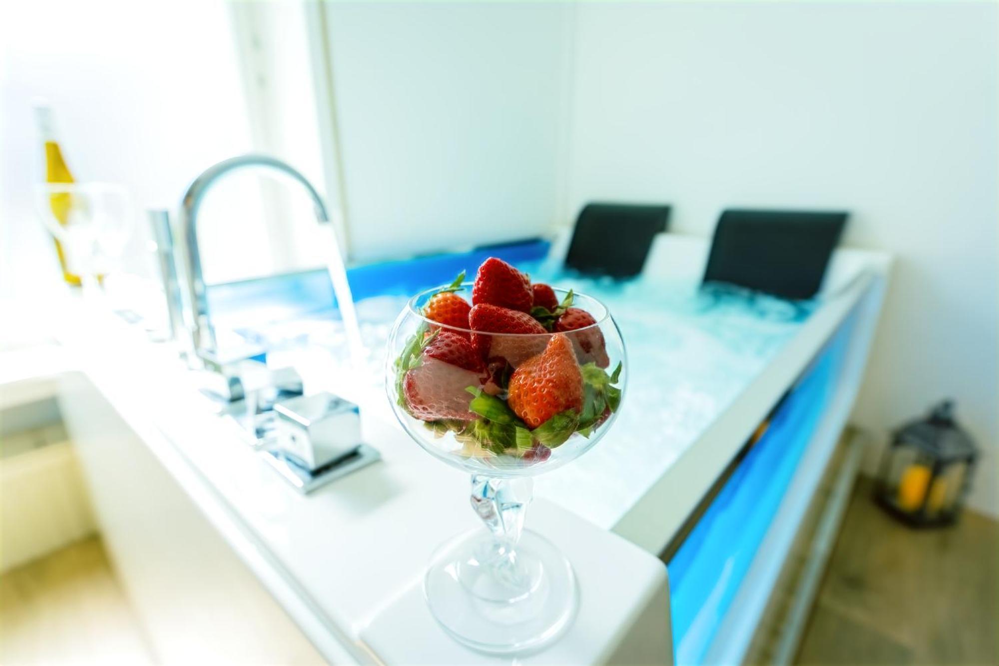 The Big Muenster Fuer Bis Zu 12, Whirlpool, Sauna, Zentral, Tischfussball, Balkon, Gasgrill อูล์ม ภายนอก รูปภาพ